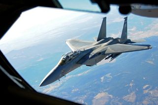 Jasné varování Rusku. V Estonsku přistály americké bitevníky F-15 - Novinky